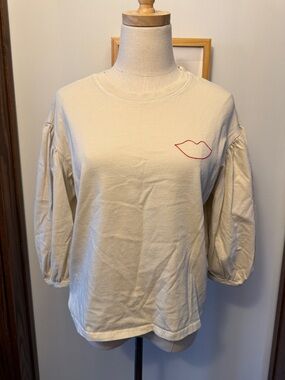 Clare V Cream Puff-Sleeve Sweatshirt with Red Lip Motif
